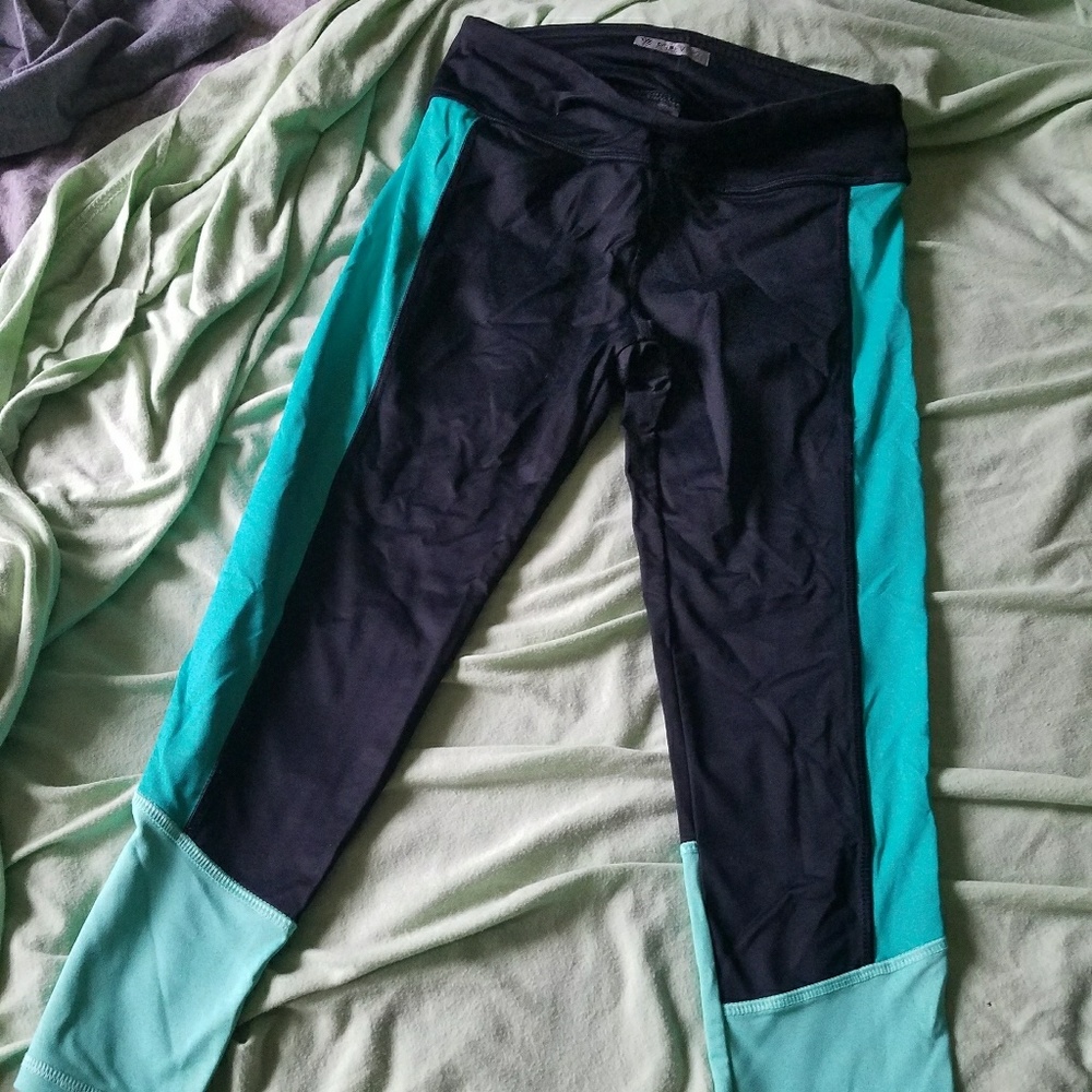 Forever 21 colorblock crops size S