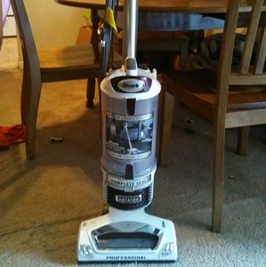SHARK ROTATOR VACUUM