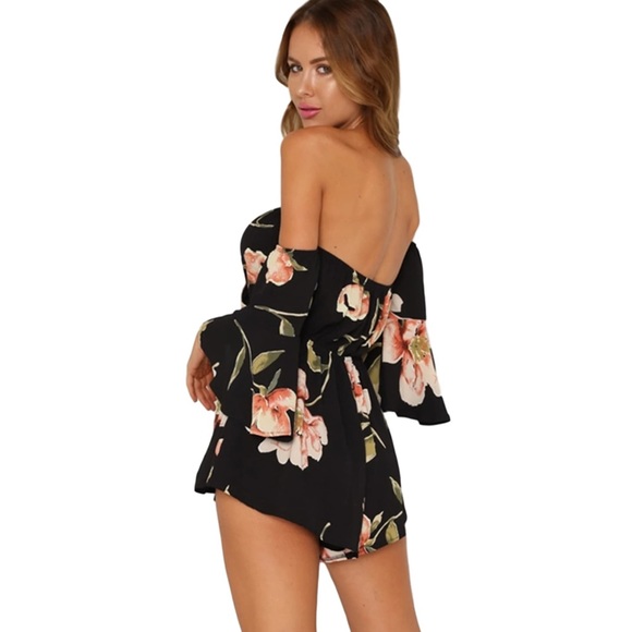 ✨ Black Floral Off Shoulder Bell Sleeve Romper - Picture 5 of 8