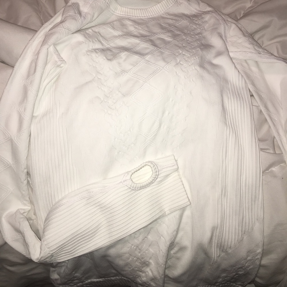 CABLE KNIT- LIKE PATTERN LULULEMON RUNNING TOP