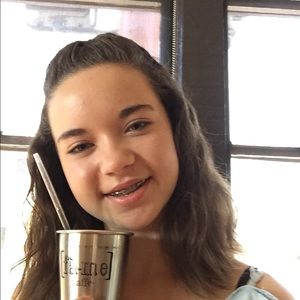 Meet your Posher, Ella