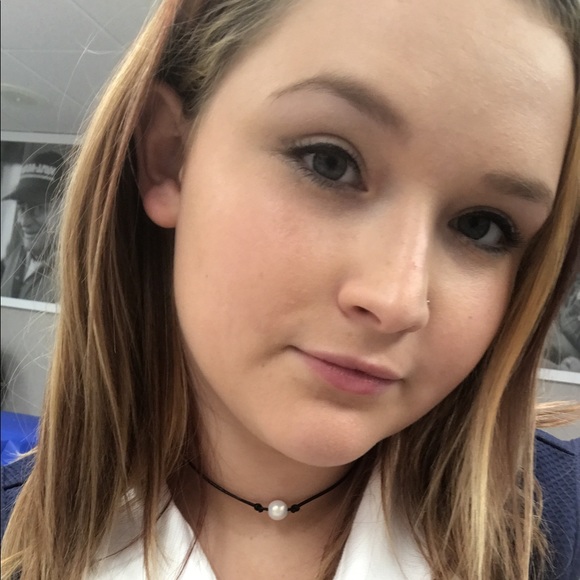 Meet your Posher, Michaela - Picture 1 of 1