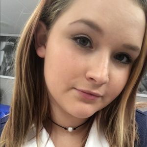 Meet your Posher, Michaela