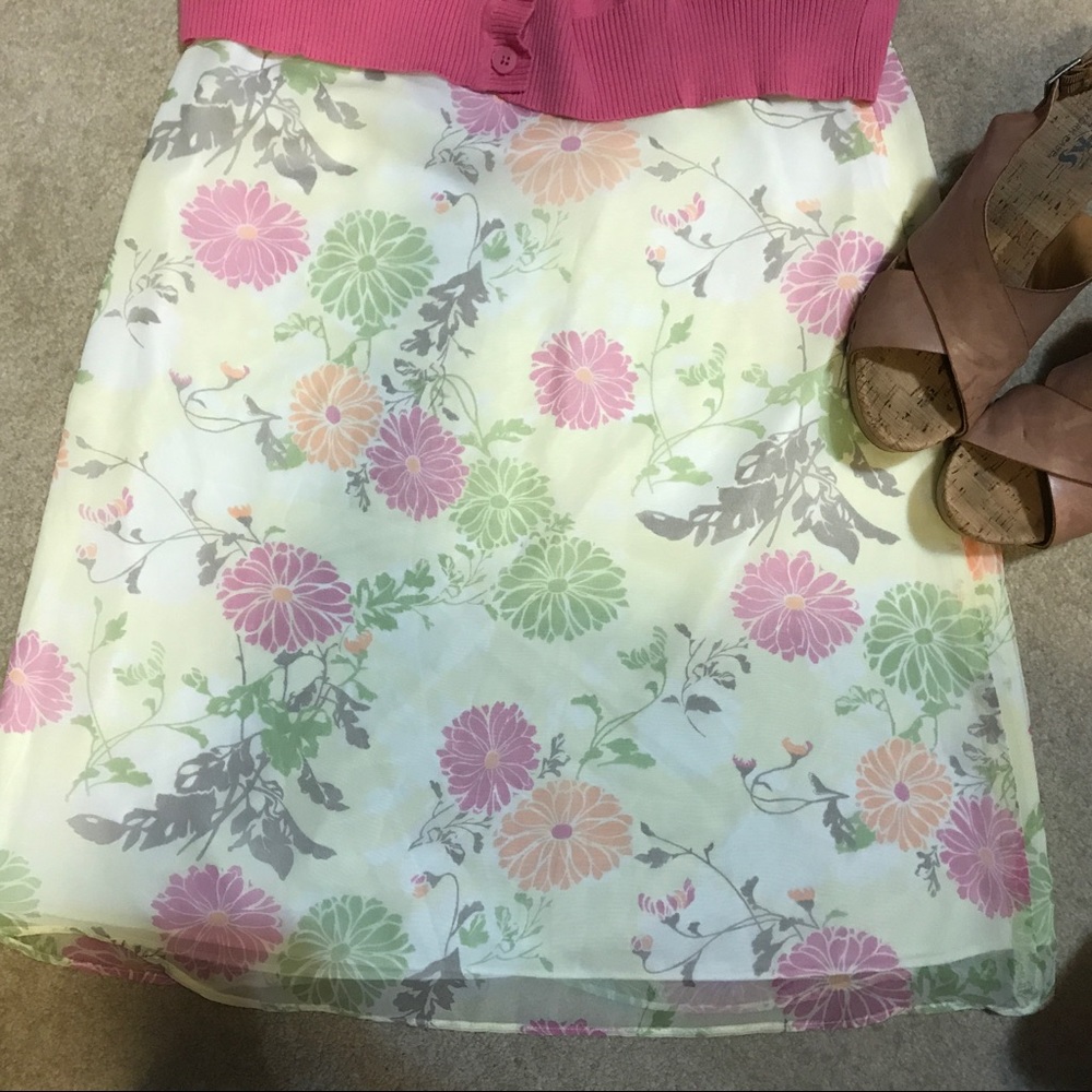 Women's Flirty Floral Skirt