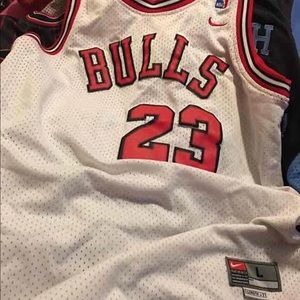 Bulls jersey 23
