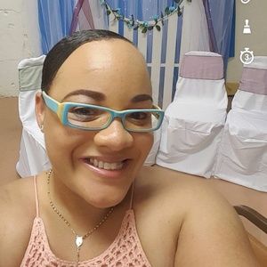 Meet your Posher, Tia