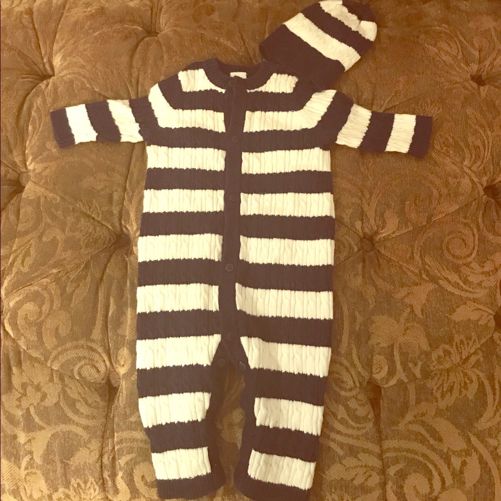 Baby sweater button up with matching 🎩