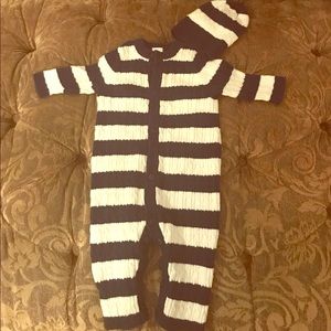 Baby sweater button up with matching 🎩