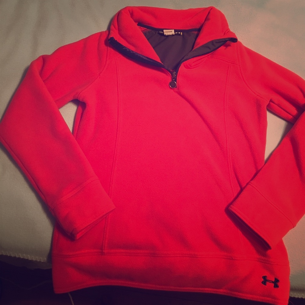 Under Armour women's thick sweat shirt