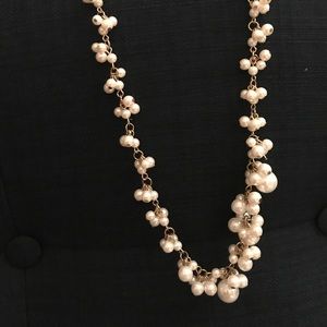 Chunky pearl necklace