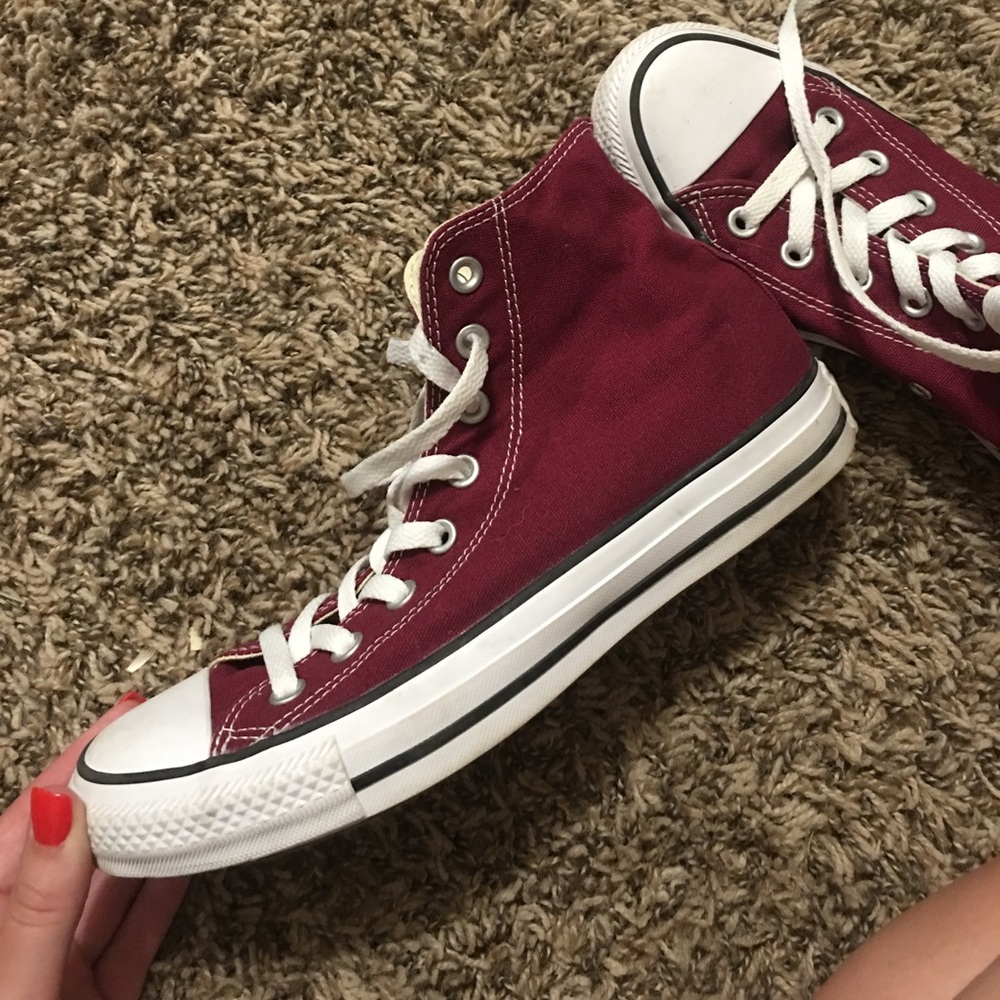 Maroon high top converse