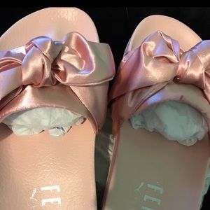 Rihanna x Puma Slides