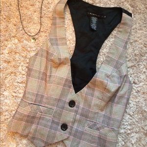 90s Vibes Vest with Yin & Yang Necklace