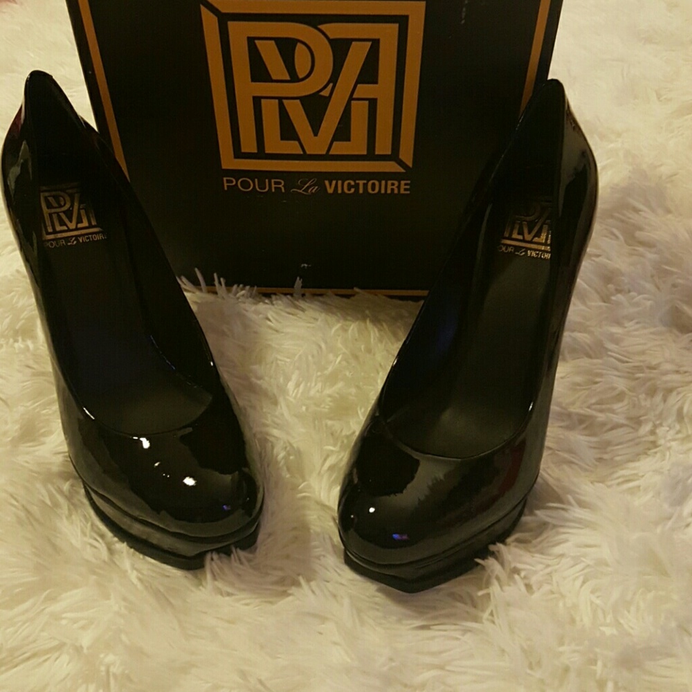 POUR La VICTOIRE Portia Patent Leather Pump
