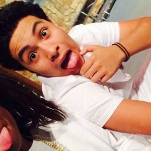 Meet your Posher, Manuel