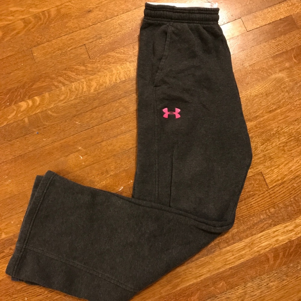Great barely worn under armor sweatpants