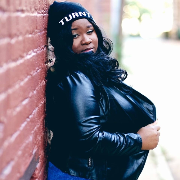 Meet your Posher, Cheyenne - Picture 1 of 1