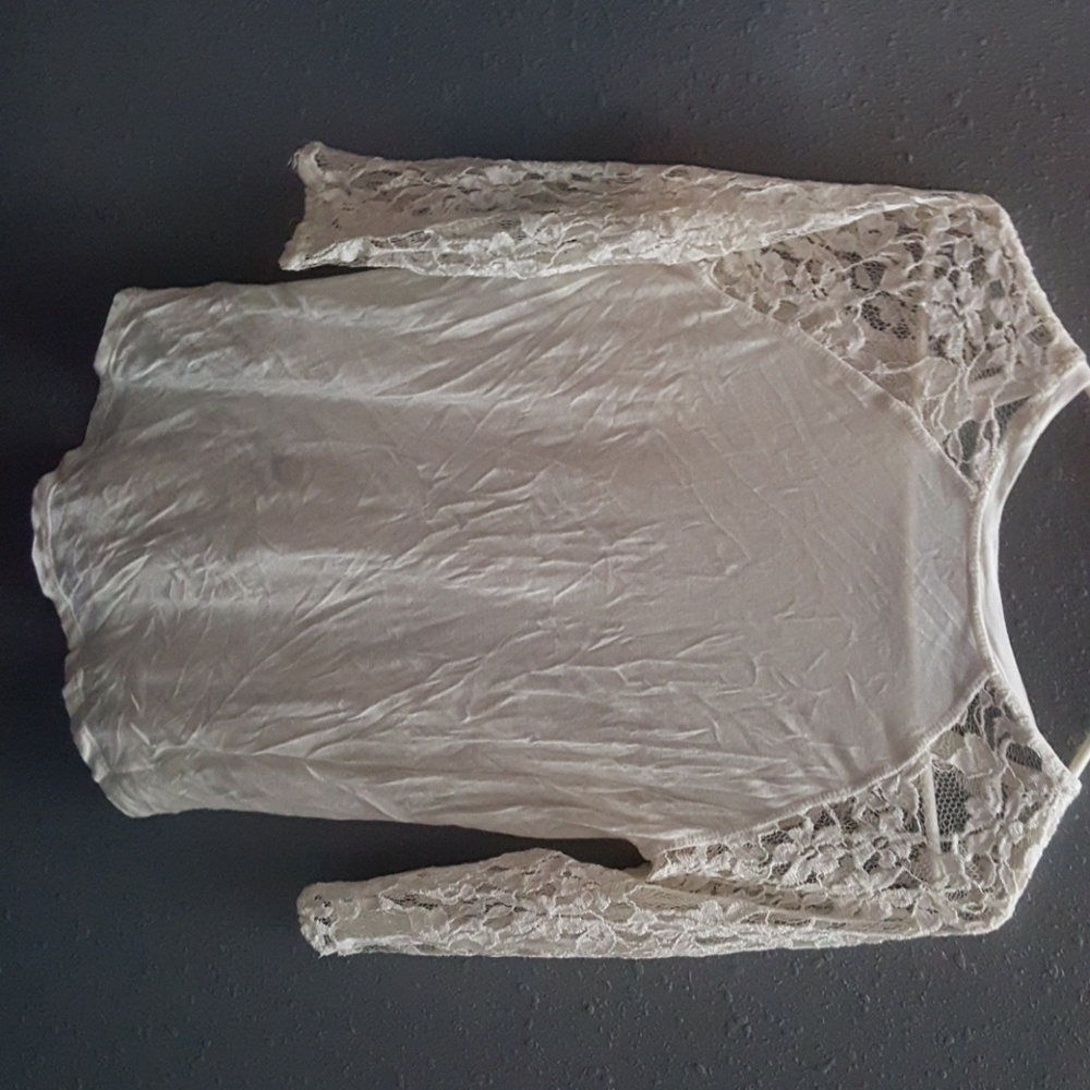 blouse - Picture 2 of 2