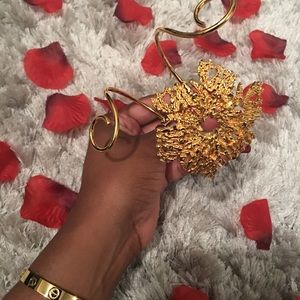 Price drop!!😘 Adjustable gold arm cuff