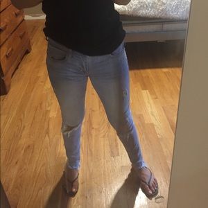 Ripped Jeans - Low Rise