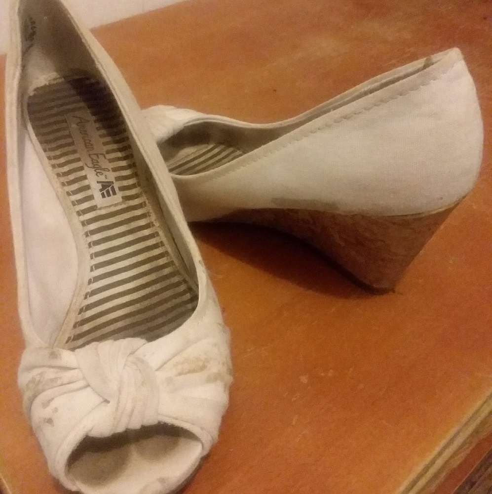 White well loved American eagle wedges