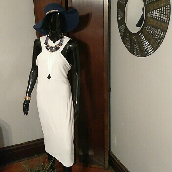 Dresses & Skirts - 🎈🎈Bundle and Save🎈🎈Cute Summer White Dress 👗