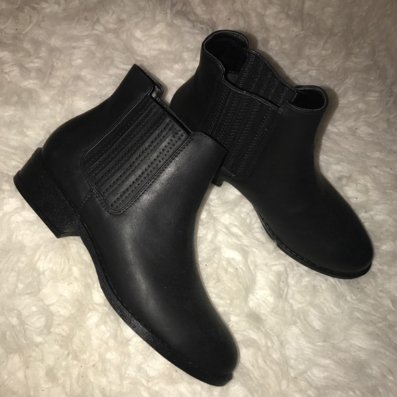 Forever 21 Booties🌸 - Picture 2 of 3