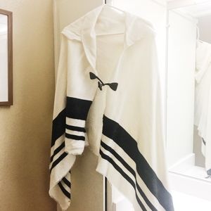 UO Toggle Striped Poncho/Cape Never Worn