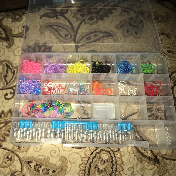 Rainbow loom and organizer and bands - Picture 2 of 6