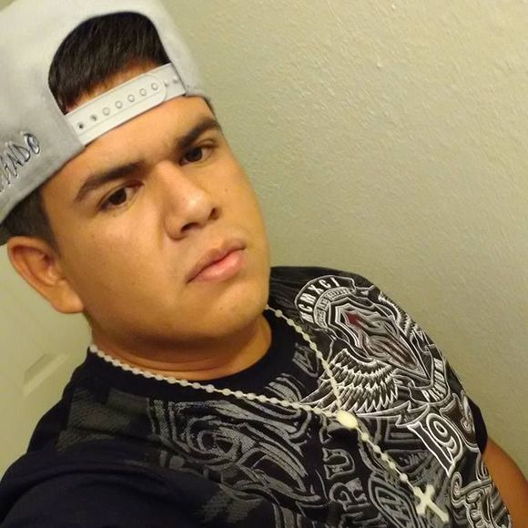 Meet your Posher, Josue - Picture 1 of 1
