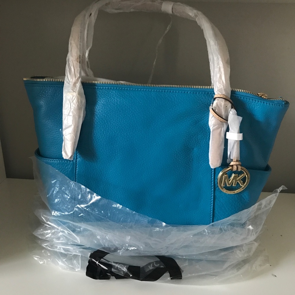 Michael kors handbag blue 2 side pockets