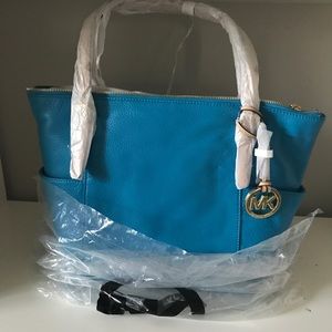 Michael kors handbag blue 2 side pockets