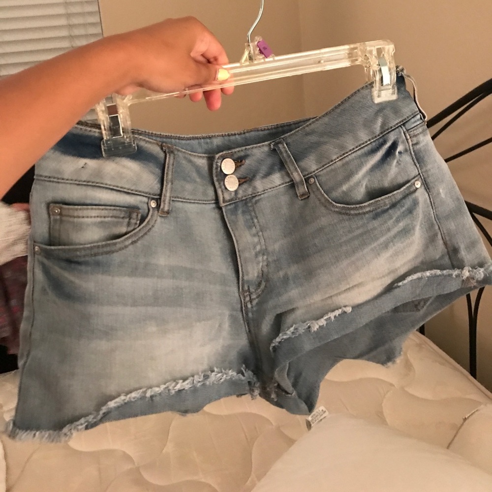 Simple denim short . Great fitted piece