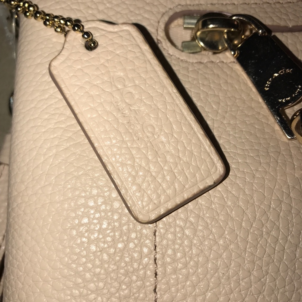 *FREE SHIP!* Coach Clutch Wristlet - Picture 2 of 8