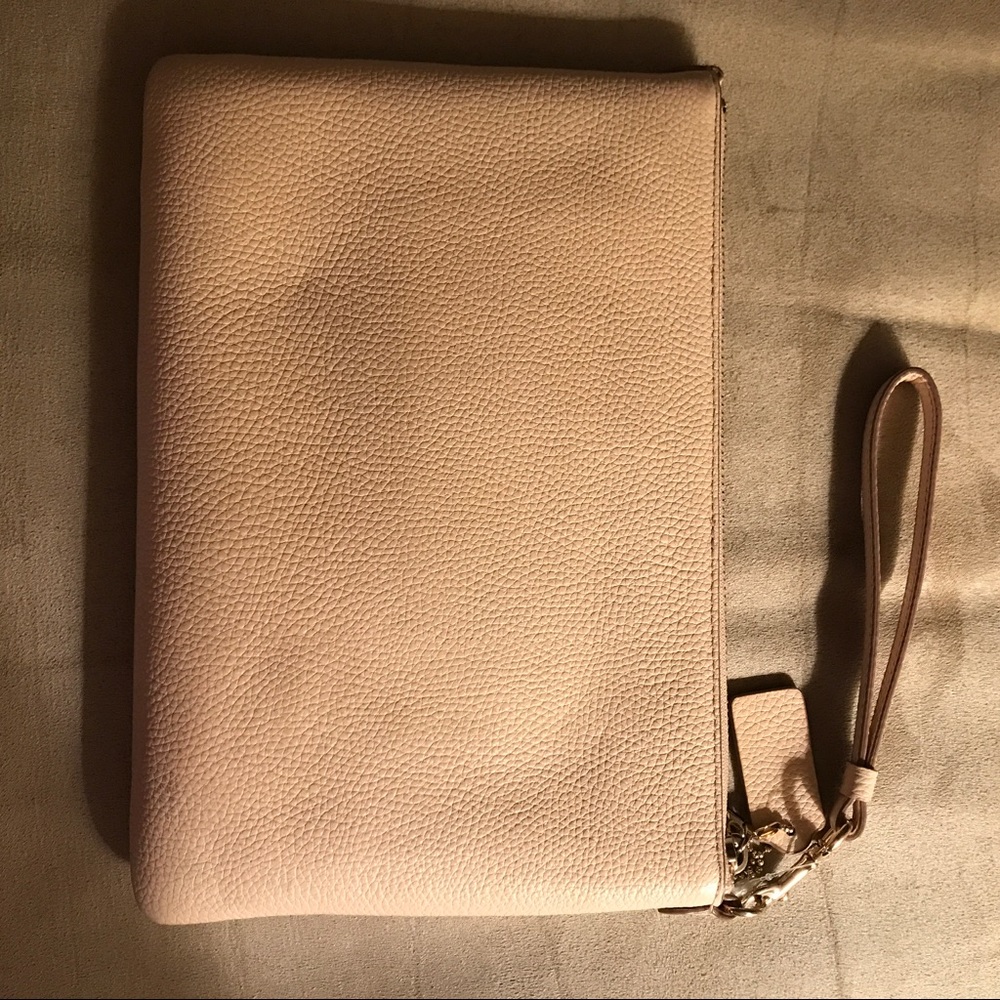 *FREE SHIP!* Coach Clutch Wristlet - Picture 4 of 8