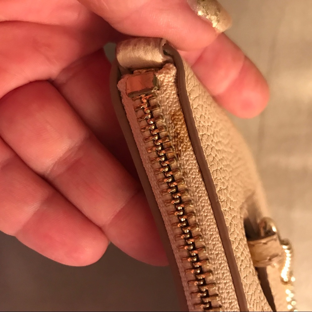 *FREE SHIP!* Coach Clutch Wristlet - Picture 6 of 8