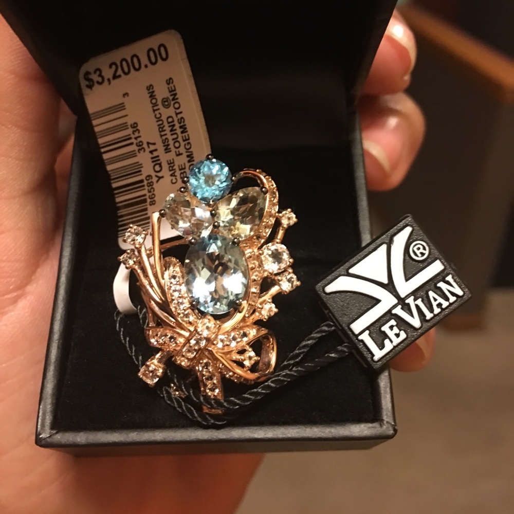 Ring size 7 Le Vian, new