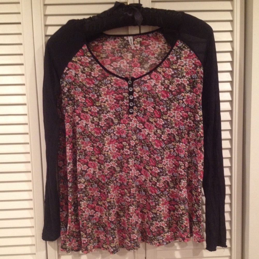 SALE!! Free People long sleeve tee