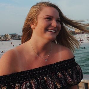 Meet your Posher, Toria