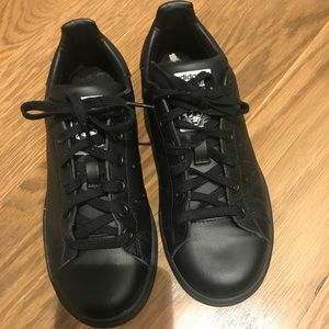 Black Stan smith
