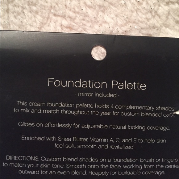 πNWT ELF foundation Paletteπ - Picture 2 of 2