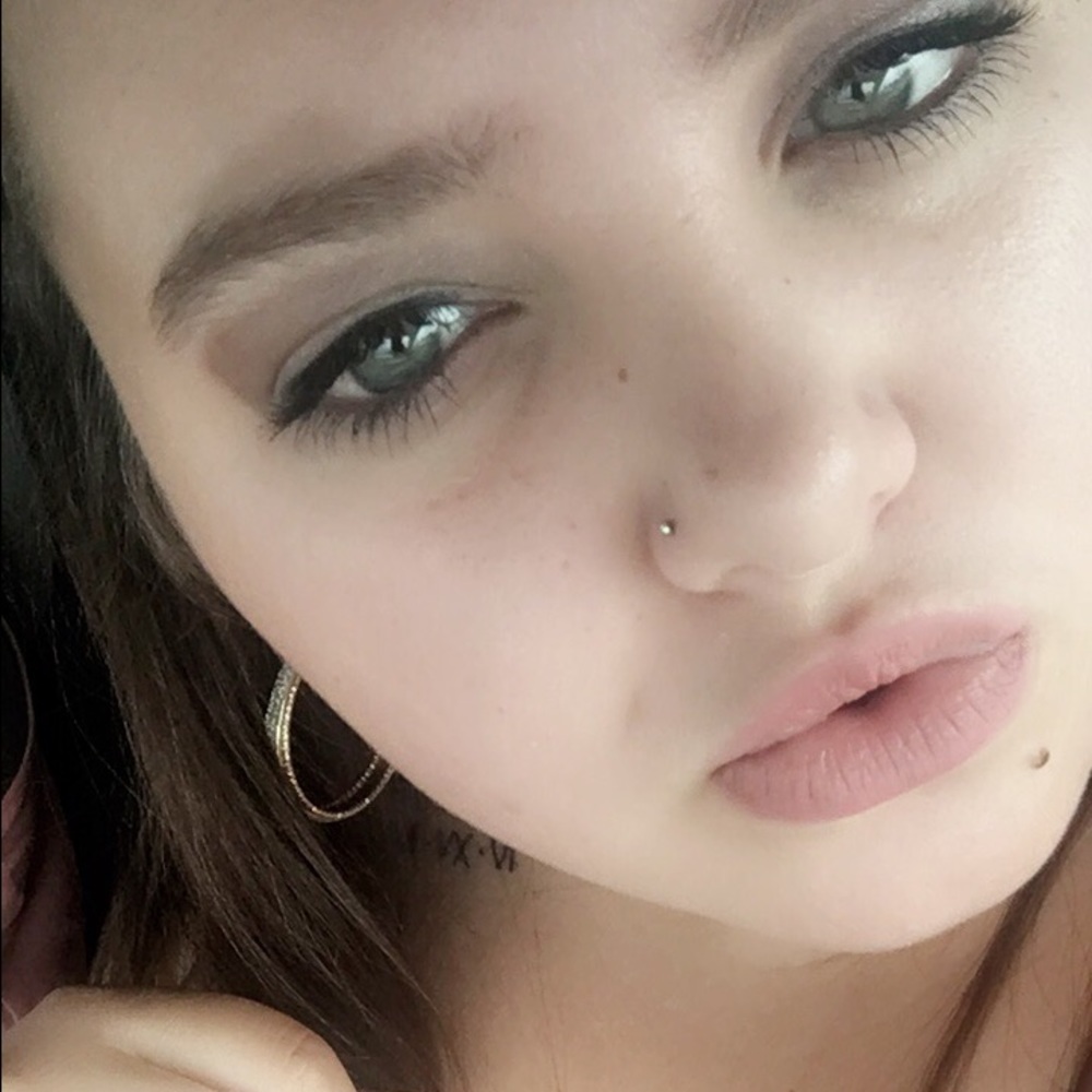 Meet your Posher, Victoria