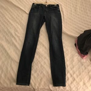 Dark washed skinny jean