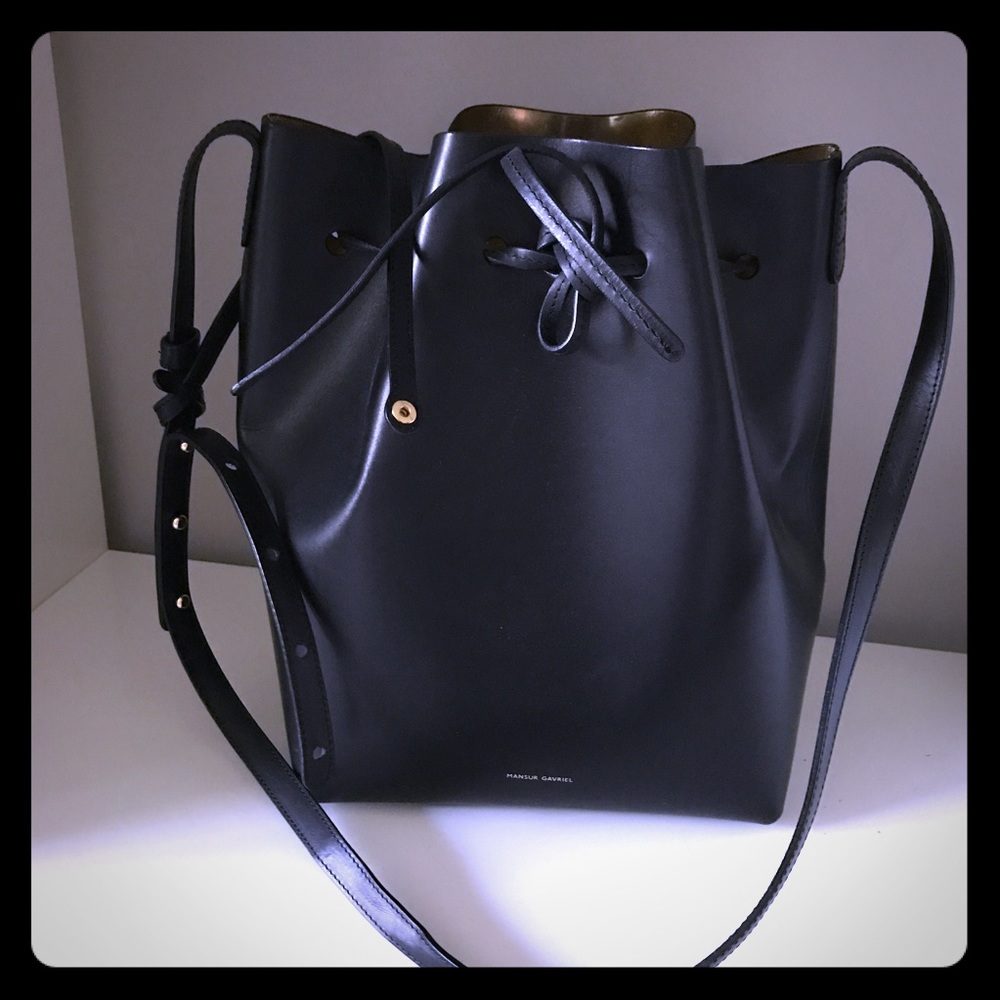Mansur gavriel bucket shoulder bag black /gold