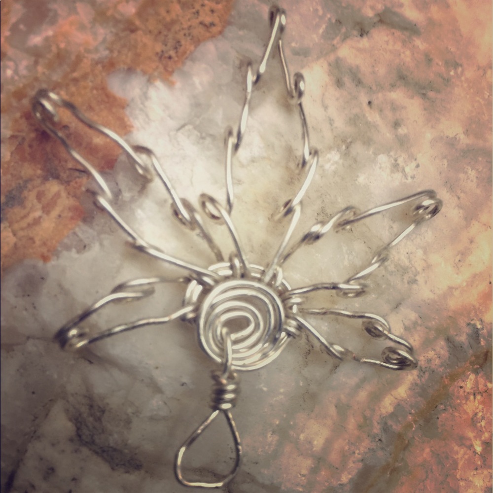 Pot leaf pendant