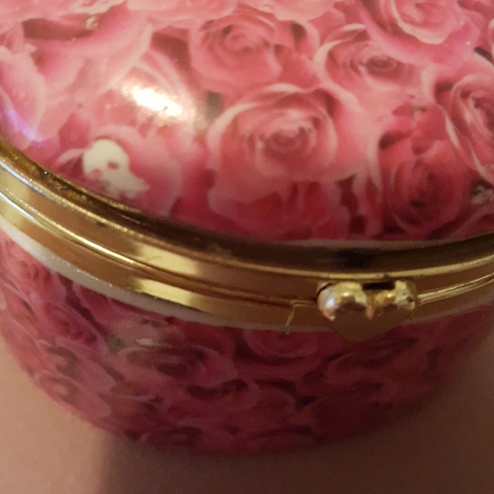 Container - Picture 4 of 4