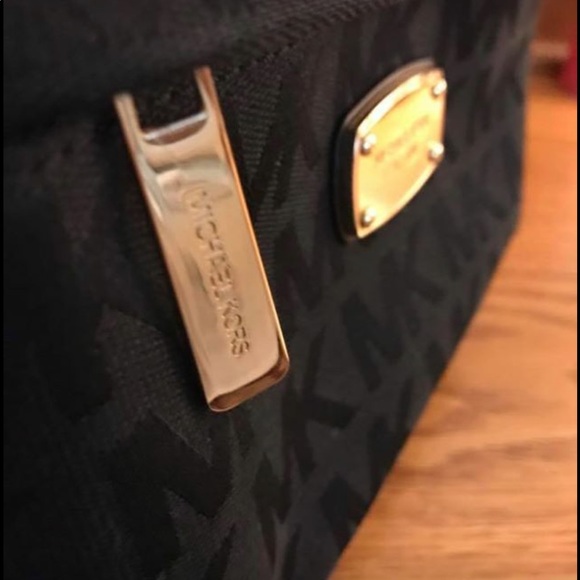Micheal kors bookbag willing to trade