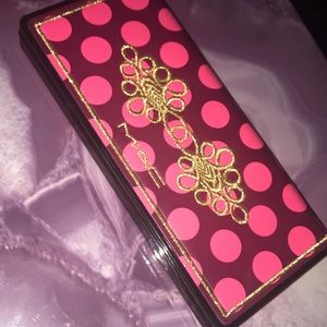 MAC limited edition eyeshadow palette