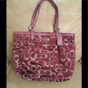 AUTHENTIC COACH PURSE  $ FREE GIFT W/ PURCHASE!!