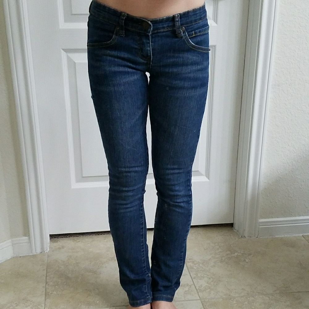 Dark Blue Skinny Jeans w/ Wiskering in Front
